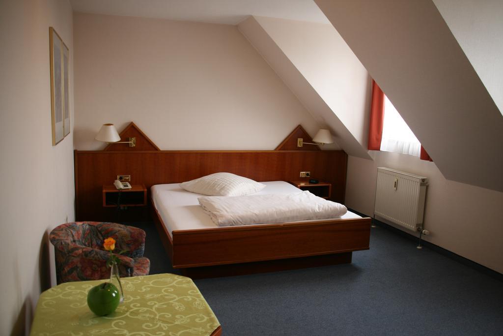 Crimmitschau Atrium Hotel חדר תמונה