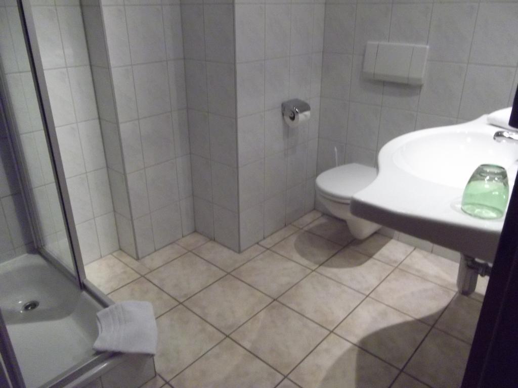 Crimmitschau Atrium Hotel מראה חיצוני תמונה