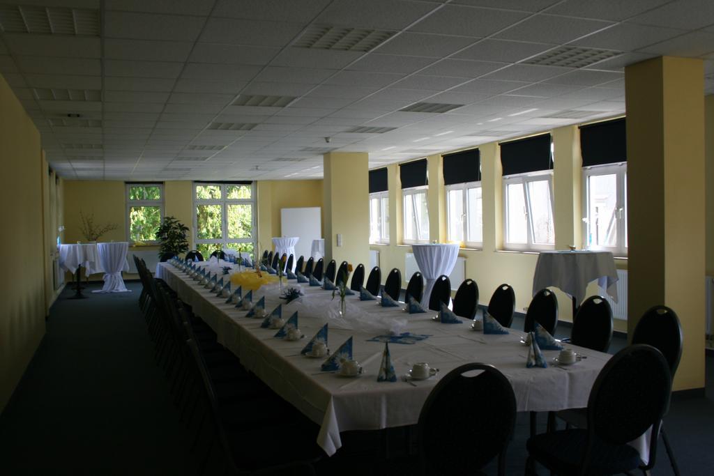 Crimmitschau Atrium Hotel מראה חיצוני תמונה