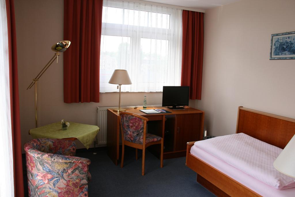 Crimmitschau Atrium Hotel חדר תמונה