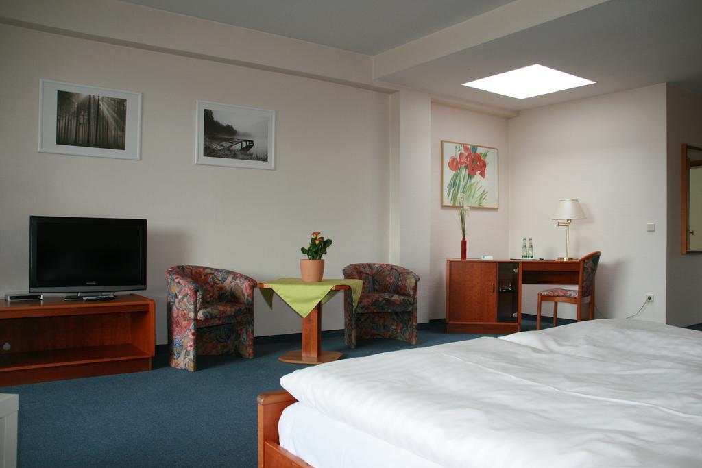 Crimmitschau Atrium Hotel חדר תמונה